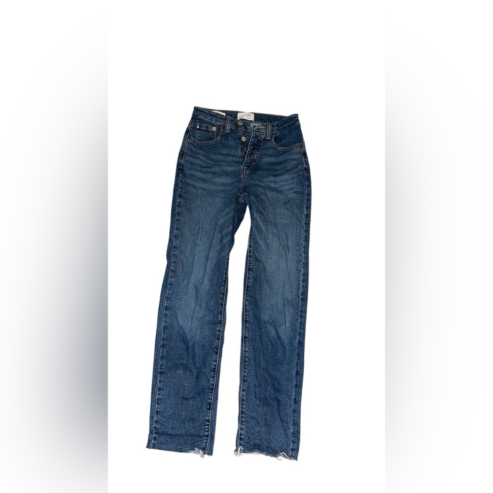Universal Women’s Straight Blue Jeans
